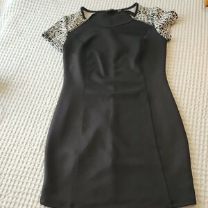Black Short-Sleeve Sheath Dress with Patterned Sleeves Sz SM